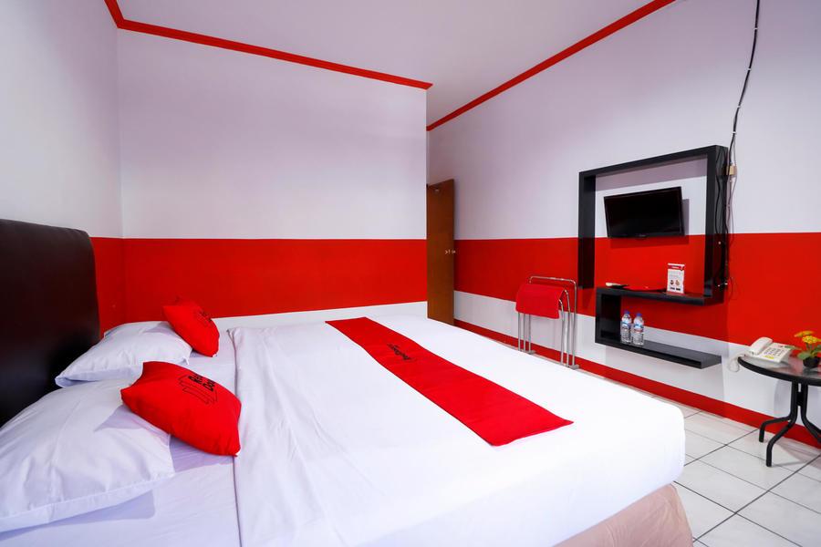Reddoorz Plus @ Samratulangi Manado Buitenkant foto