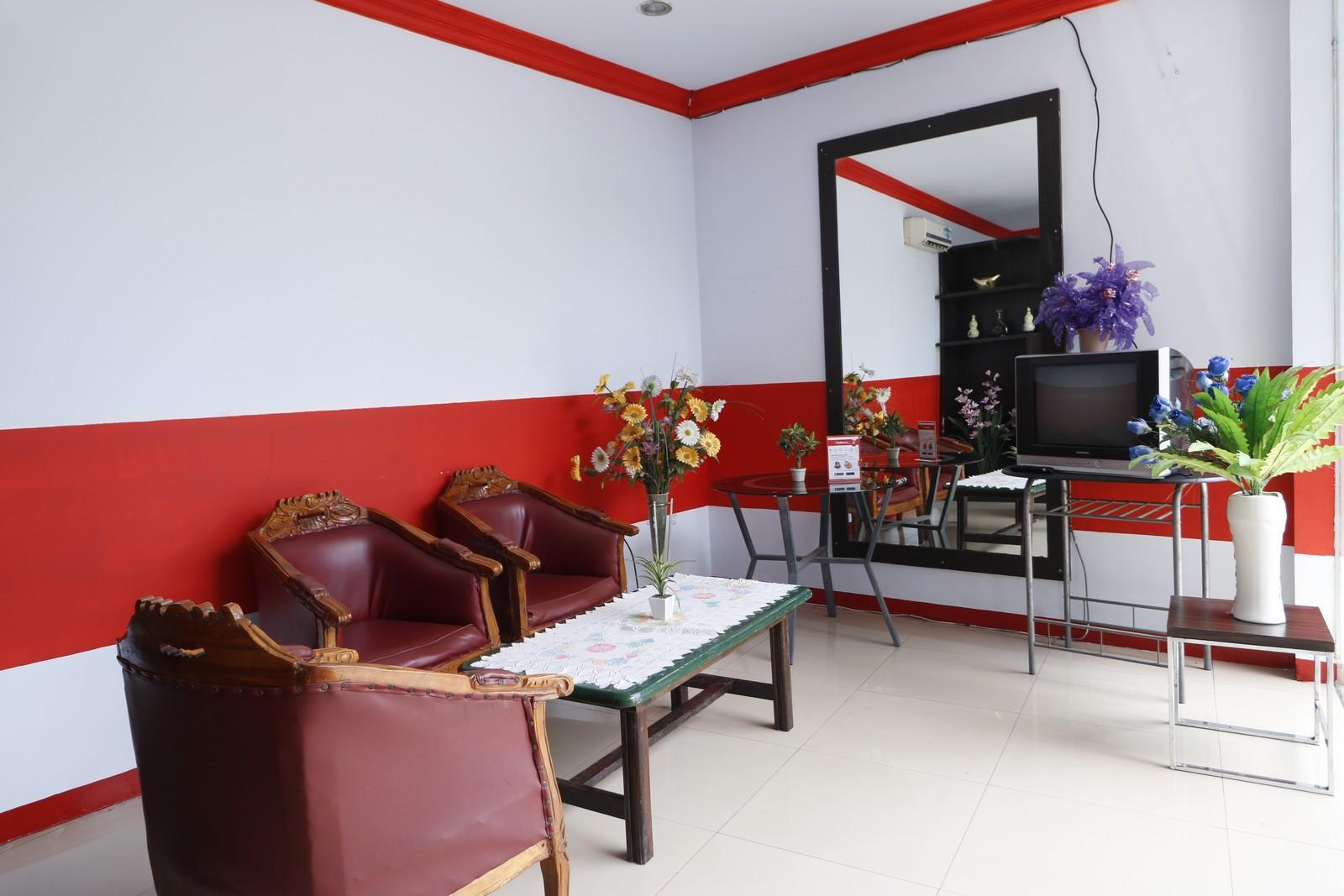 Reddoorz Plus @ Samratulangi Manado Buitenkant foto