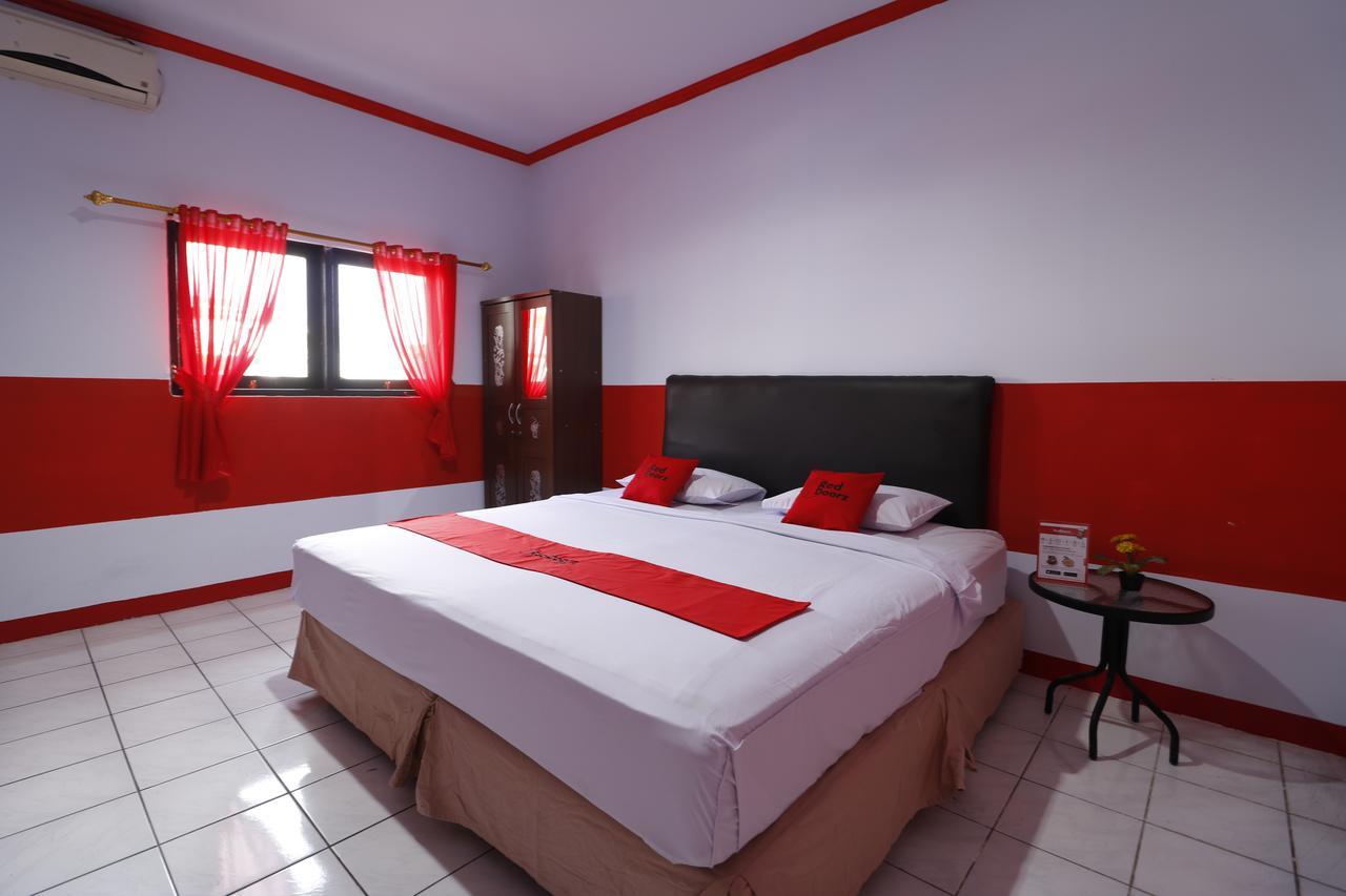 Reddoorz Plus @ Samratulangi Manado Buitenkant foto