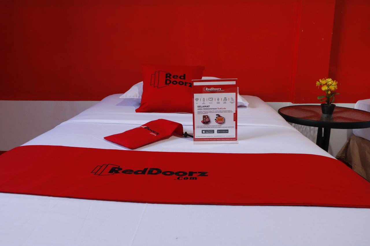 Reddoorz Plus @ Samratulangi Manado Buitenkant foto