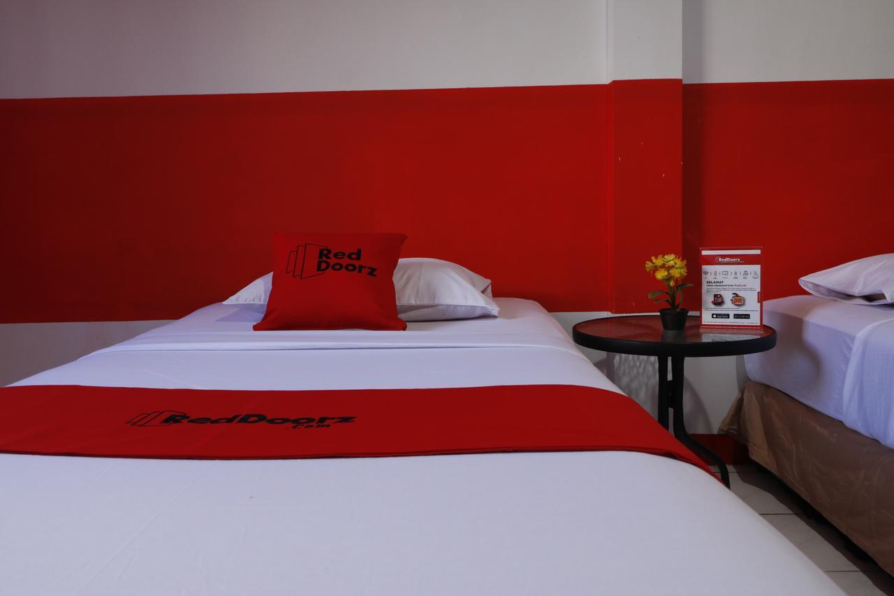 Reddoorz Plus @ Samratulangi Manado Buitenkant foto